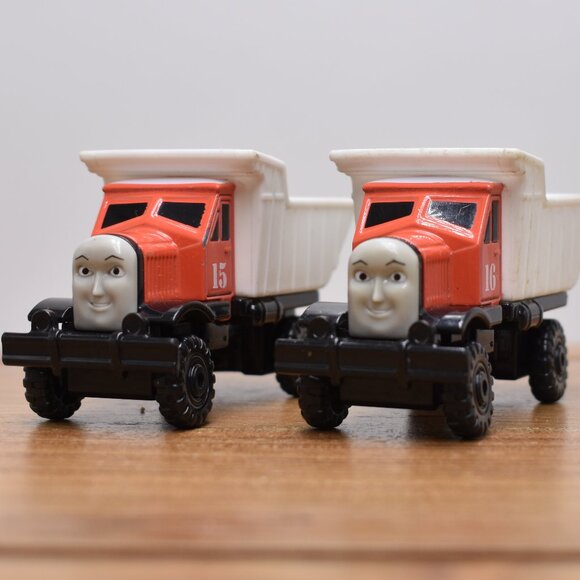Max 15 N Monty 16 Trucks Diecast Take N Play Thomas & Friends Trains Engine 2010 - Picture 1 of 12